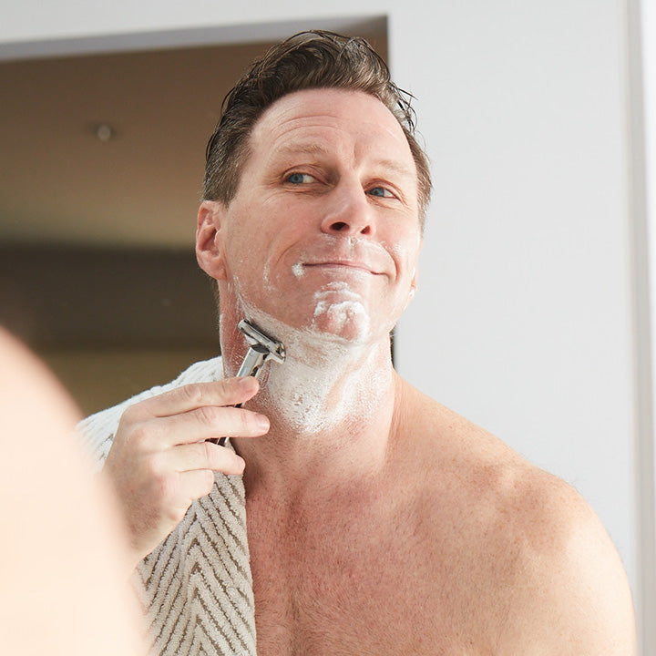 OneBlade Shaving your neck with a single edge razor
